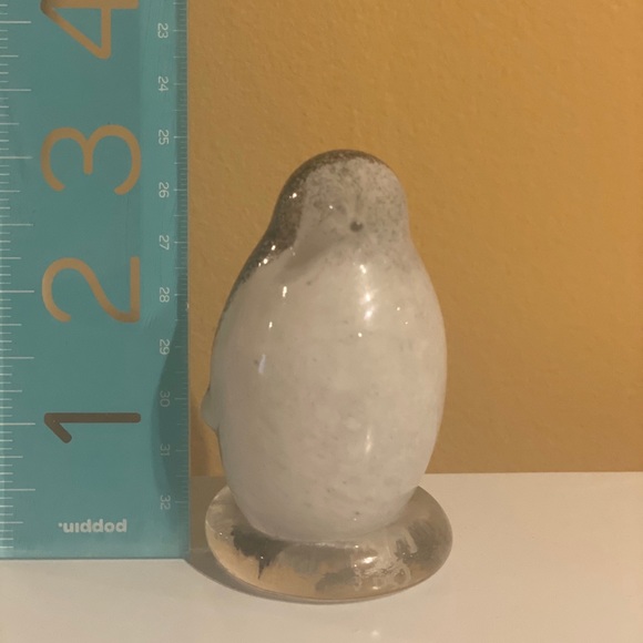 Glass penguin figurine 🐧 - Picture 2 of 2